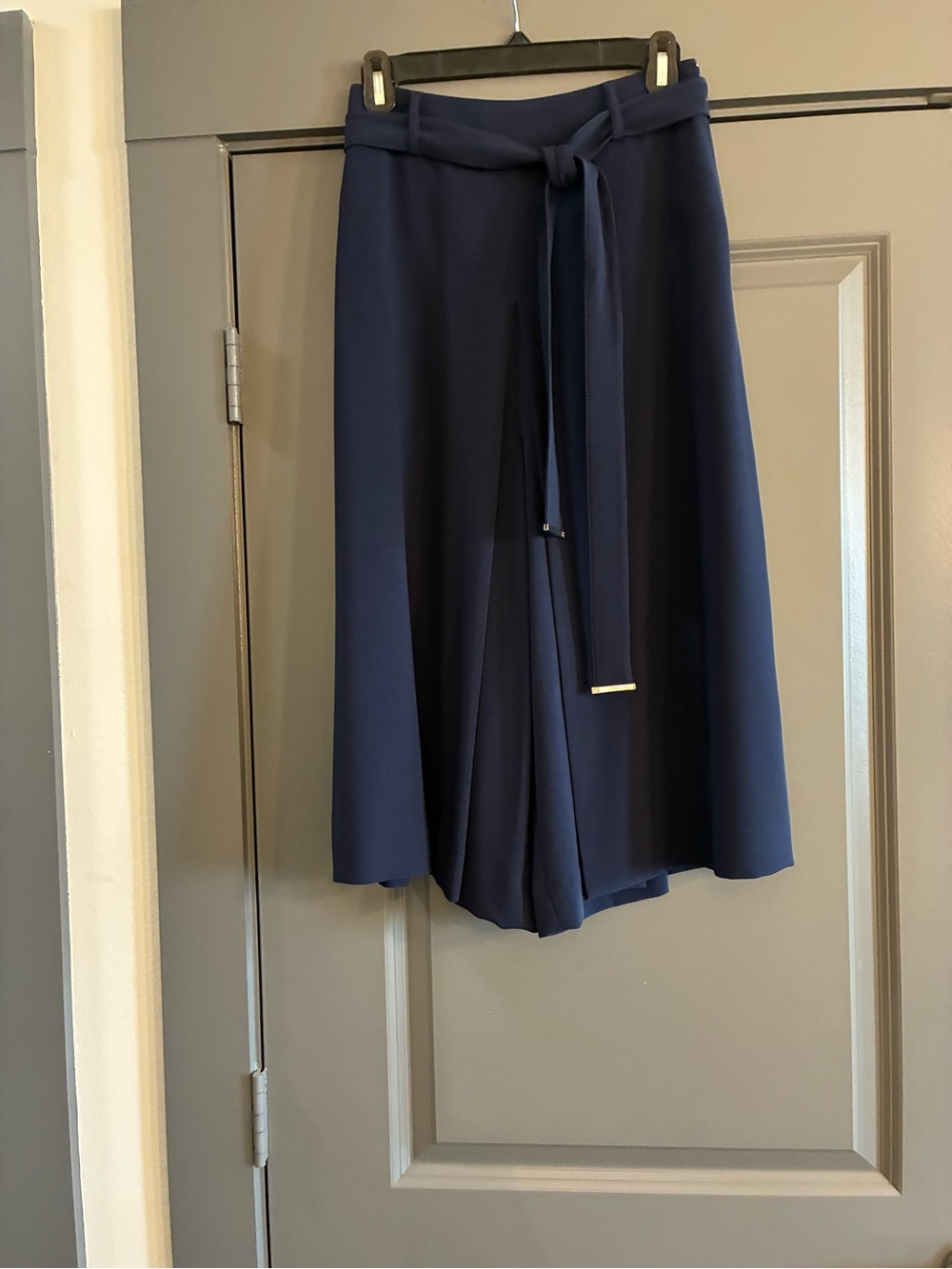 CH Carolina Hererra Navy Culottes With Matching Self Tie Belt